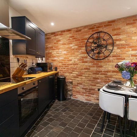 Stunning Ashbourne Town Centre Cottage Near Alton Towers Peak District Derbyshire Extérieur photo