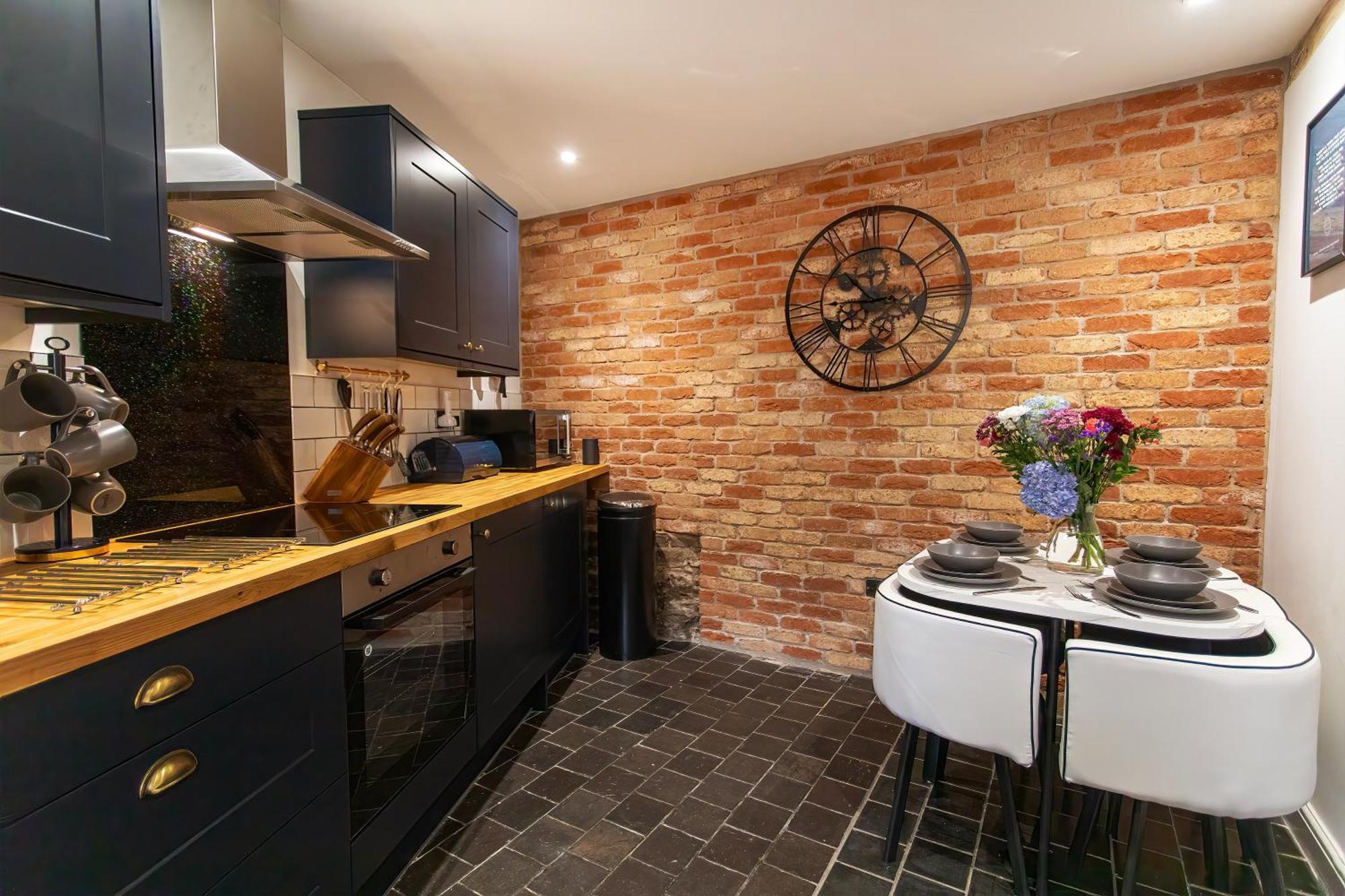 Stunning Ashbourne Town Centre Cottage Near Alton Towers Peak District Derbyshire Extérieur photo
